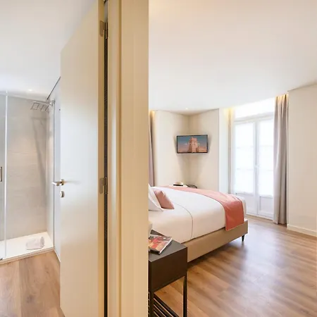 Отель Moon & Sun 4*