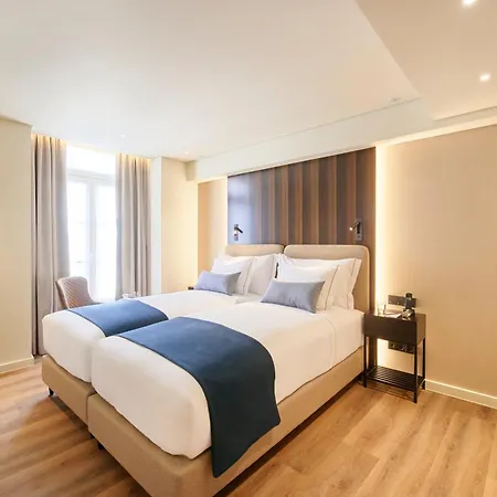 Отель Moon & Sun 4*
