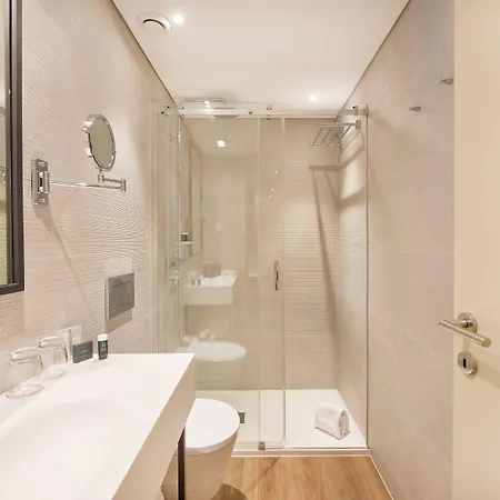 Moon & Sun فندق 4*